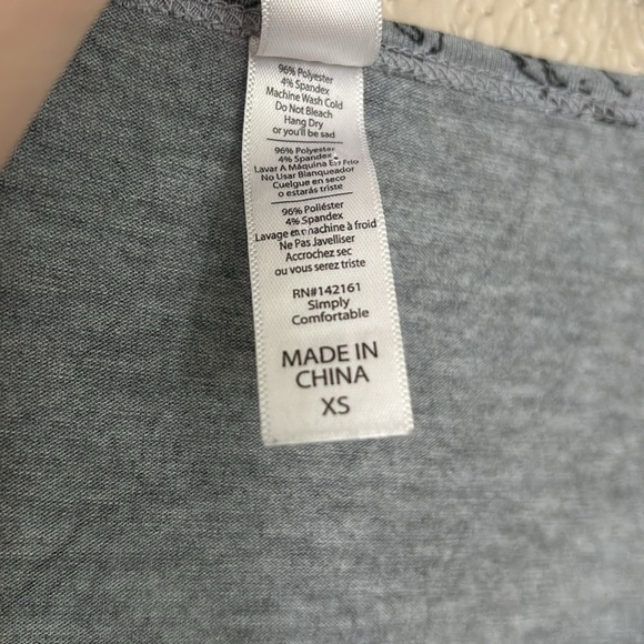 LuLaRoe Gray Bear Tunic Top Women’s XS - Picture 6 of 7